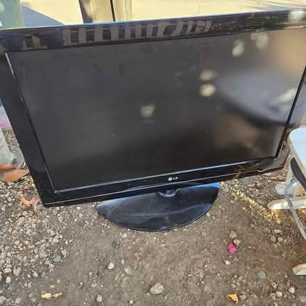 Photo of free Television Curbside (94041) #1