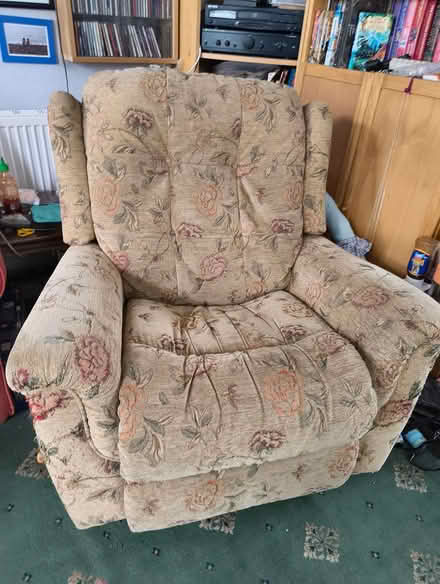 Photo of free Lazeboy manual recliner chair (Middlewich CW10) #4