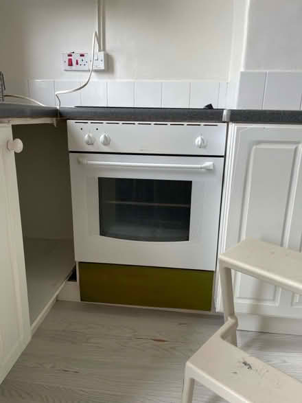 Photo of free Electric oven (S10 Broomhill) #1