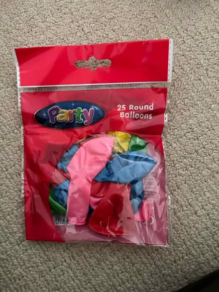 Photo of free pack of balloons (enfield EN1) #1