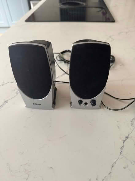 Photo of free Computer Speakers (Dean Row SK9) #1