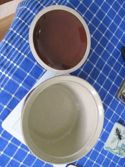 Photo of free casserole (damaged) - for display? (Cambuskenneth FK9) #2