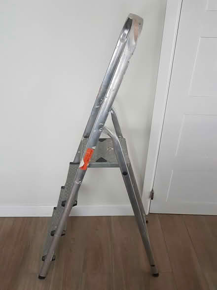 Photo of free step ladder (sm6 8by) #2