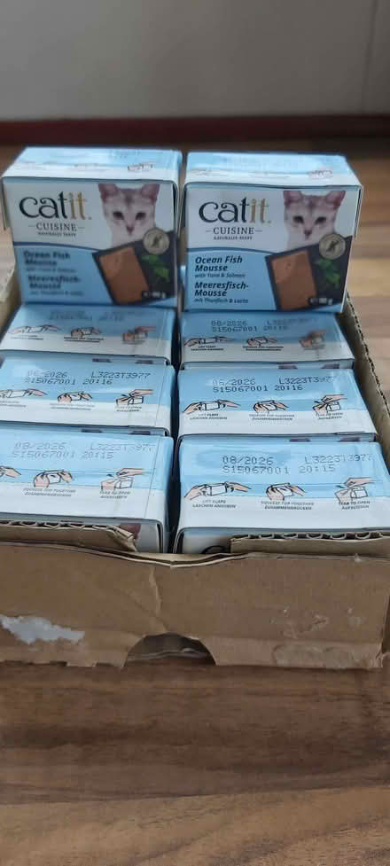 Photo of free Catit - cat food (Mytchett GU16) #1