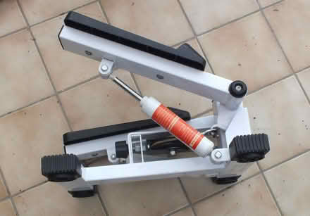 Photo of free Step exerciser (Rhewl LL13) #2
