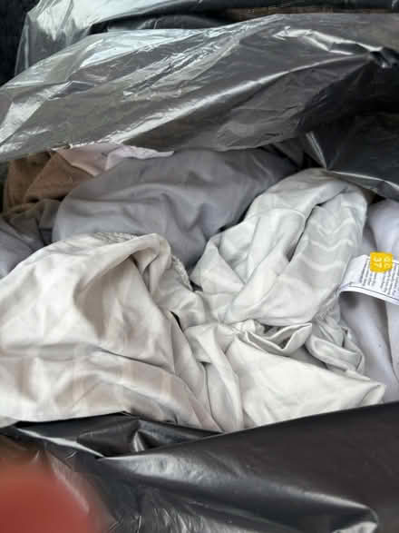 Photo of free double bedding assorted (Shelthorpe Avenue LE11) #2