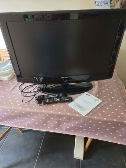 Photo of free Samsung 32 inch colour tv (Bluebell Hill ME5) #1