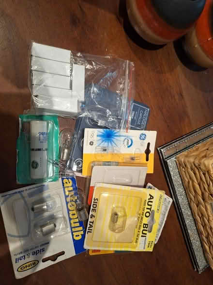 Photo of free Selection of small halogen bulbs (Didsbury M20) #1