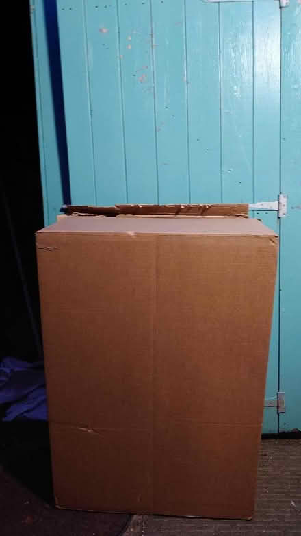 Photo of free Large Box (Royal Leamington Spa CV31) #1