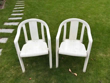 Photo of free Garden chairs - plastic (Lower Earley RG6) #1