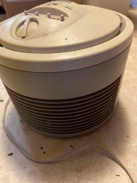 Photo of free HEPA air sanitizer, works well (Pepperell MA) #2