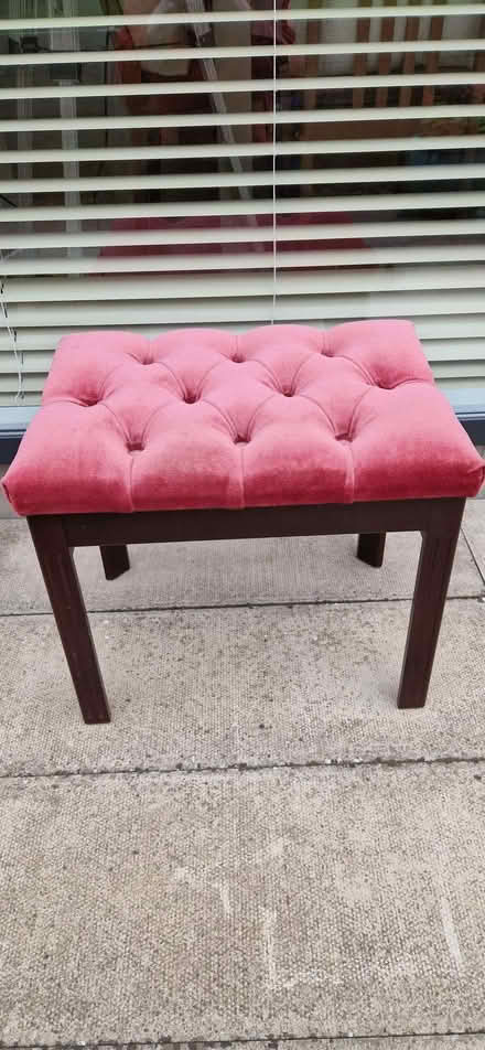 Photo of free Dressing Table stool. (Buckstone EH10) #1
