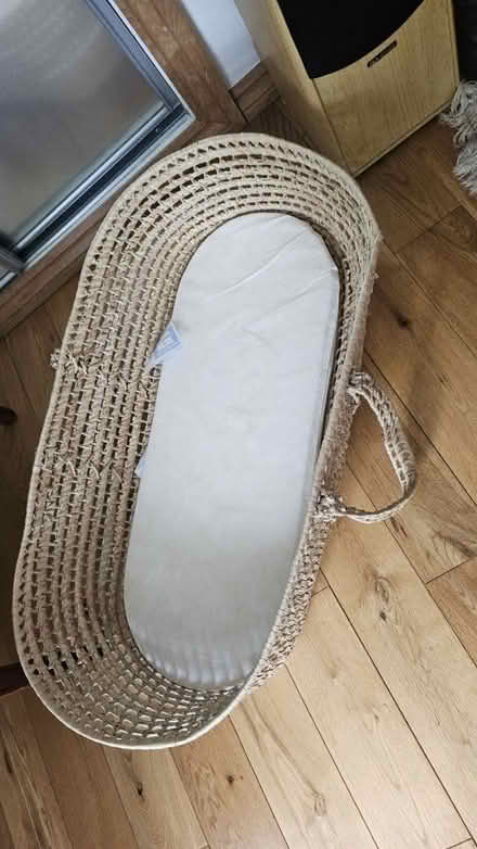 Photo of free moses basket (High barnet EN5) #1