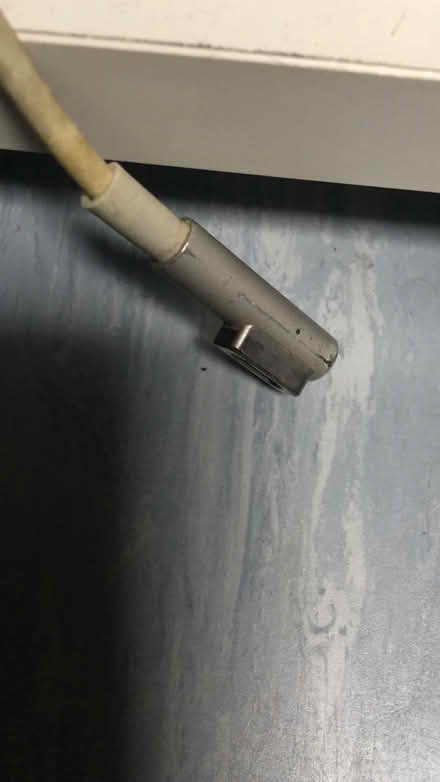 Photo of Old MacBook magnetic charger (Cholsey OX10) #1
