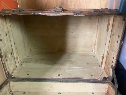 Photo of free Vintage (old) trunk (Larkspur) #3