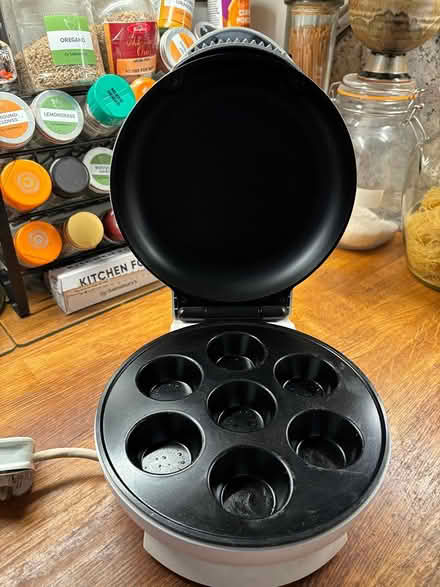 Photo of free Mini cup cake maker (EH25, Roslin) #1