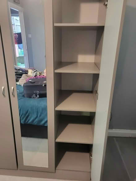 Photo of free 3 door wardrobe (Tn343ty) #2
