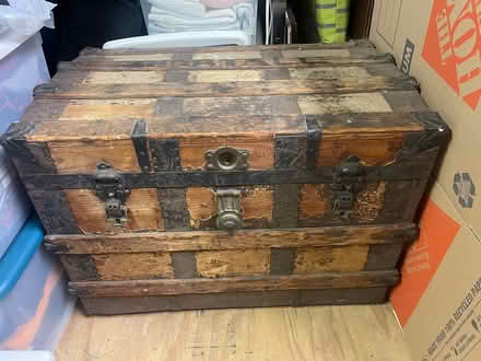 Photo of free Vintage (old) trunk (Larkspur) #1