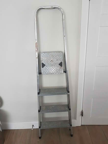 Photo of free step ladder (sm6 8by) #1