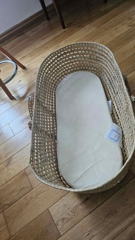 Photo of free moses basket (High barnet EN5) #3