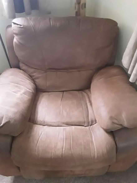 Photo of free Recliner chair (White Grit SY5) #1