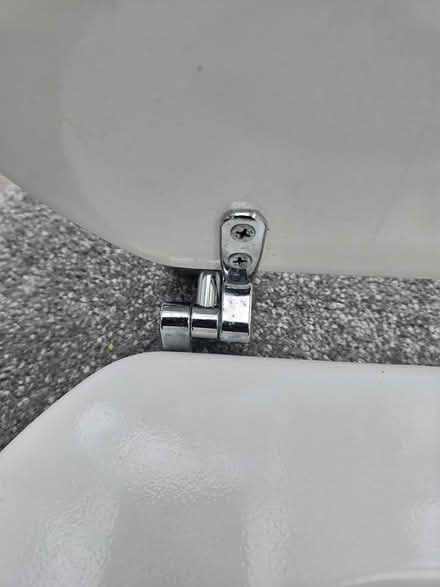 Photo of free Toilet seat (IG6 3s) #1