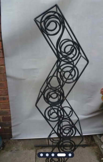 Photo of free wine bottle holder (The Nurserylands TW12) #1
