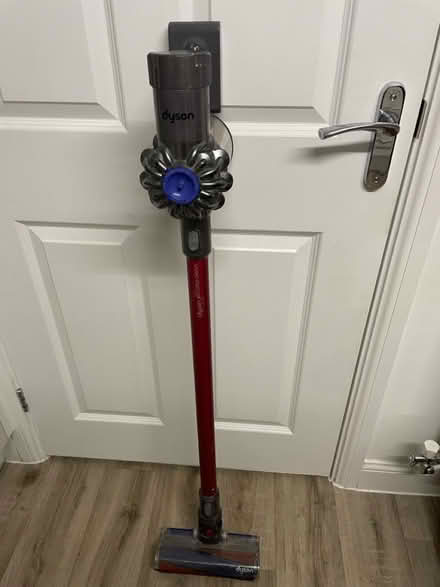 Photo of free Dyson V6 (Stanford SN7) #1