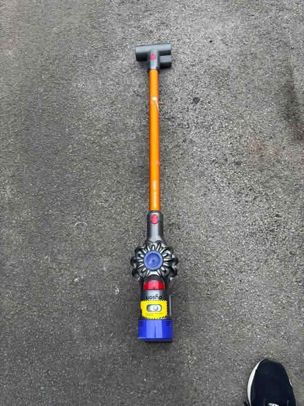 Photo of free Dyson cordless vacuum cleaner (Wollaton NG8) #3