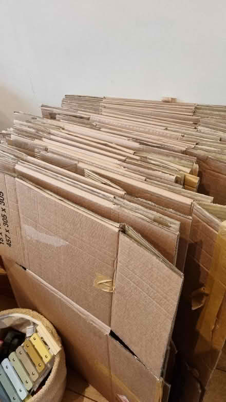 Photo of free 30+ moving boxes (South Wimbledon SW19 1) #1