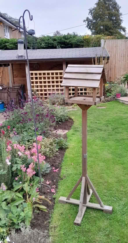 Photo of free bird table & bird feeder pole (Elworth CW11) #1
