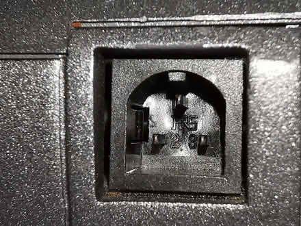 Photo of Dell laptop power adapter (Hanworth RG12) #2