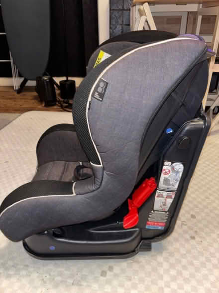 Photo of free Mothercare baby/toddler car seat (Stoke Newington, N16) #4