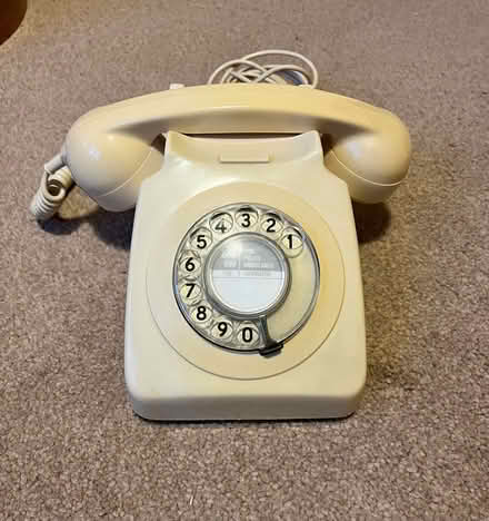 Photo of free Retro rotary telephone (Hillcliffe WA4) #1