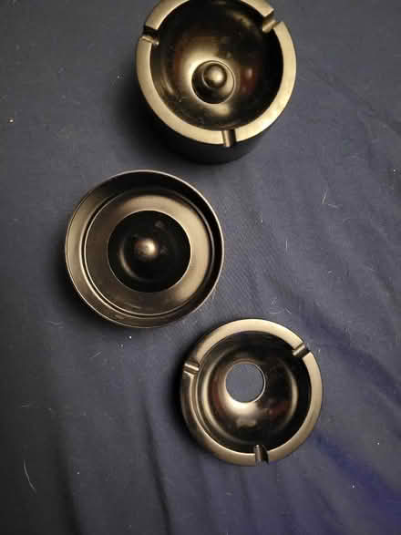Photo of free 2 ash trays (West Croydon CR0) #1