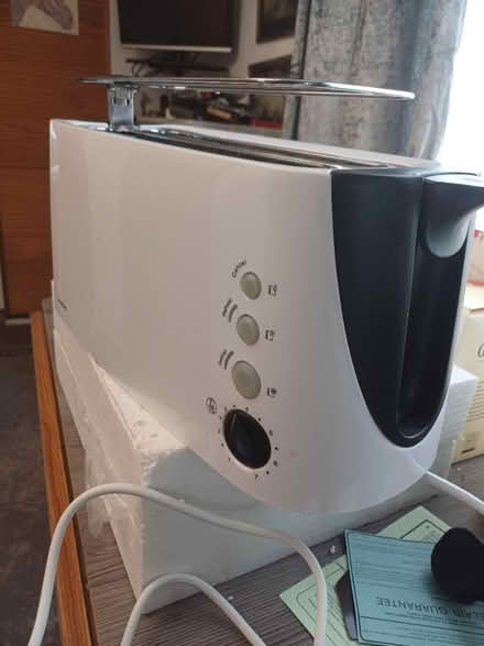 Photo of free 4 slice toaster (Sandford on thames OX4) #2