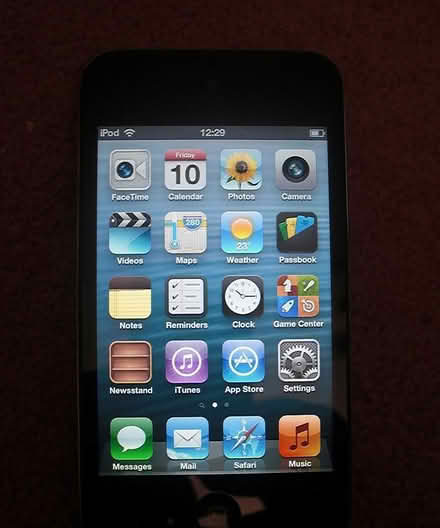 Photo of free Apple iPOD 32GB MC544BT/A (B90 shirley) #2