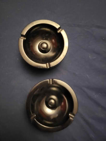 Photo of free 2 ash trays (West Croydon CR0) #2