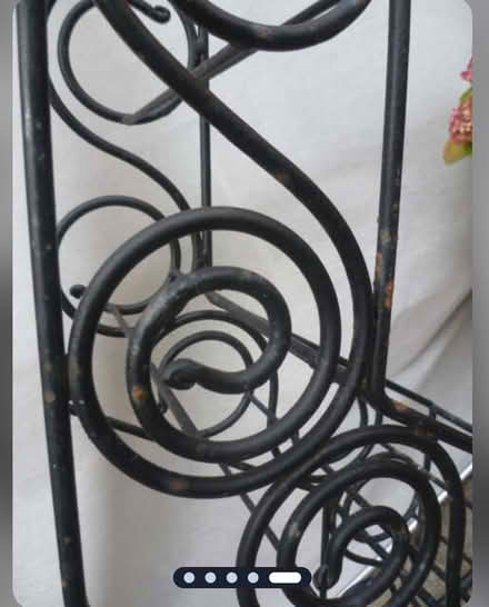 Photo of free wine bottle holder (The Nurserylands TW12) #2