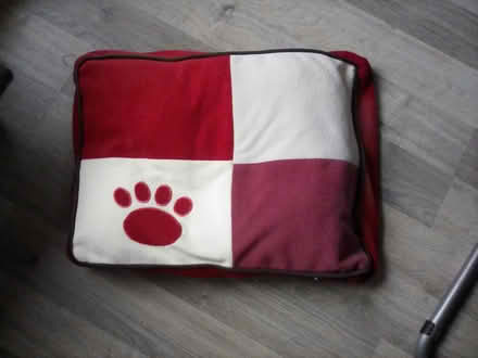 Photo of free Cat bed / cushion (Shipley, BD18) #1