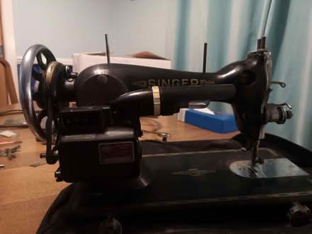 Photo of free Singer sewing machine (Heathgates SY1) #3
