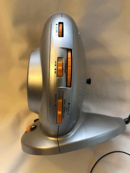 Photo of free Body Clock Wake-up Light and Radio Alarm Clock (Harrogate HG2) #4