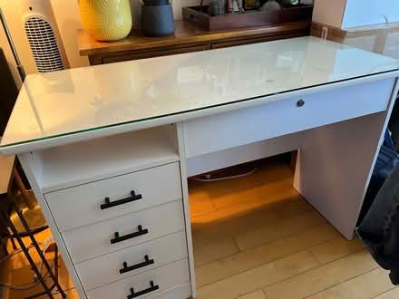 Photo of free White desk (Upper West Side) #2