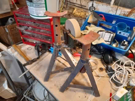 Photo of free axle stands (SN1 old town swindon) #2