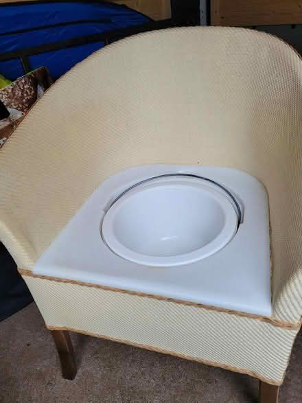 Photo of free Commode (Girdle Toll KA11) #1