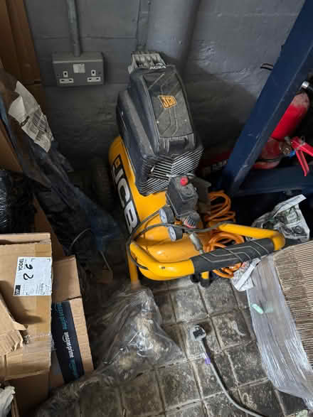Photo of free A JCB compressor (Harlington LU5) #1