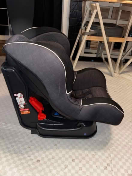 Photo of free Mothercare baby/toddler car seat (Stoke Newington, N16) #3