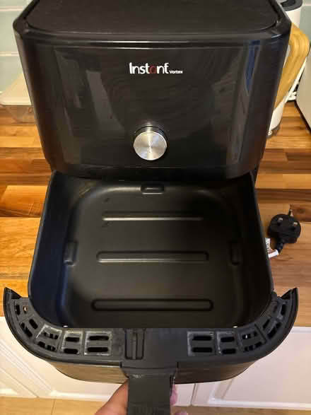 Photo of free Instant vortex air fryer (N2 9pu) #4