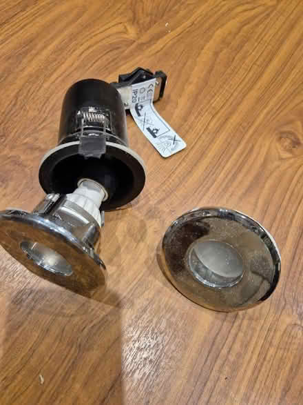 Photo of free Six spot lights (IP2) #1