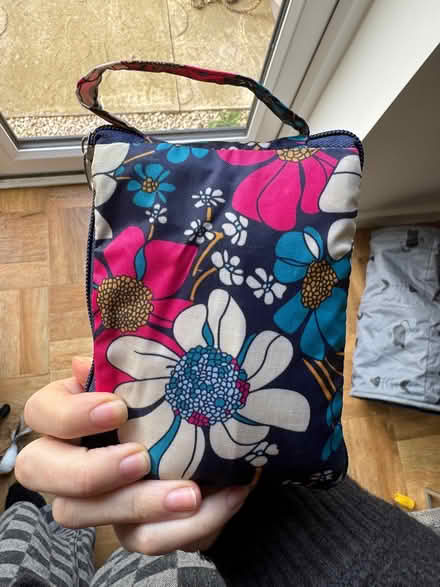 Photo of free “Olivia” fold up reusable bag (Wisewood S6) #1